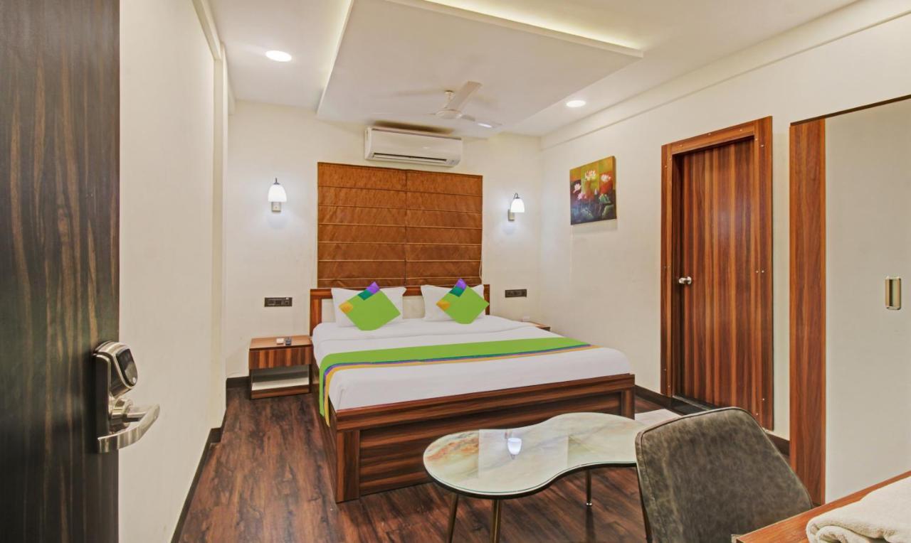 Treebo The Boss Hotel Rāipur Buitenkant foto