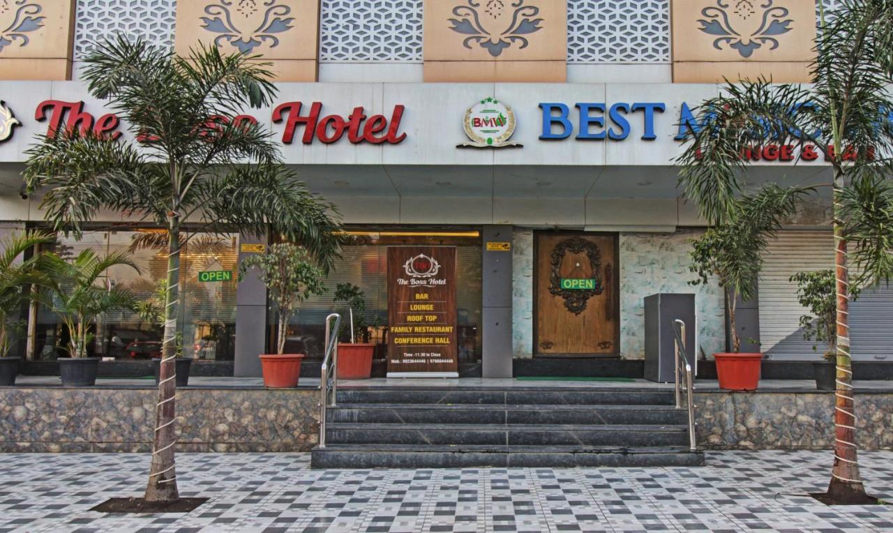 Treebo The Boss Hotel Rāipur Buitenkant foto