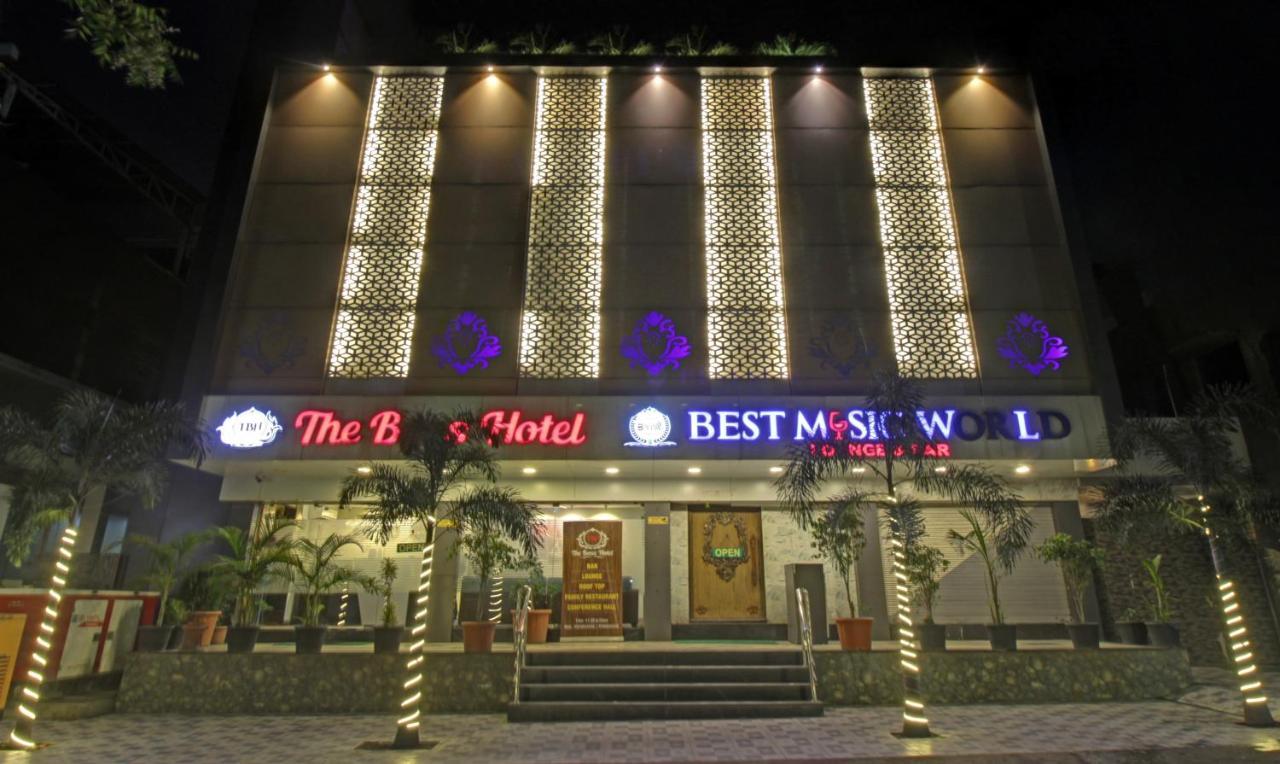 Treebo The Boss Hotel Rāipur Buitenkant foto